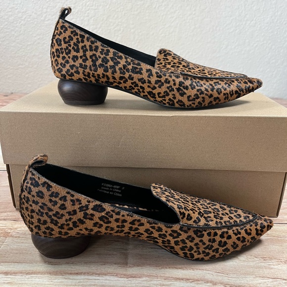 Jeffrey Campbell Shoes - JEFFREY CAMPBELL Loafers Size 8 Viona Pointed Toe Fur Leopard Print Wood Heel